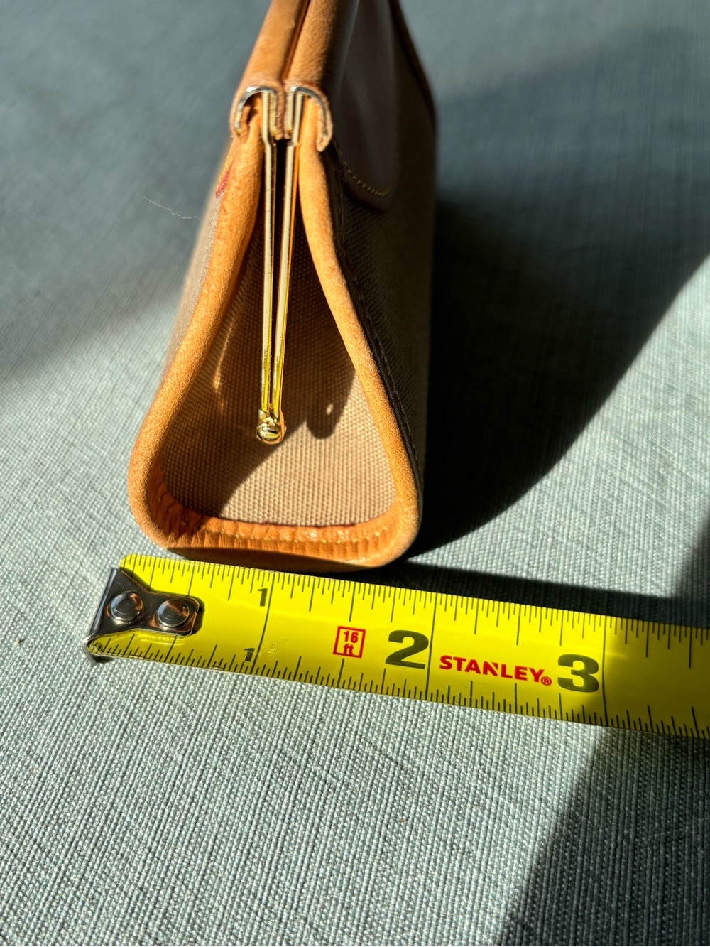 Vintage Dooney & Bourke Tan Vachetta Leather Trim Canvas Kiss-Lock Coin Purse - Picture 8 of 11